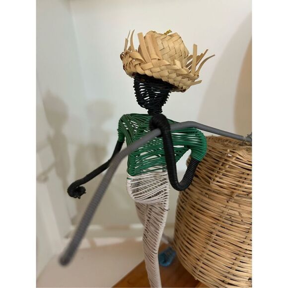 African Wire  Sculpture - Picture 4 of 6